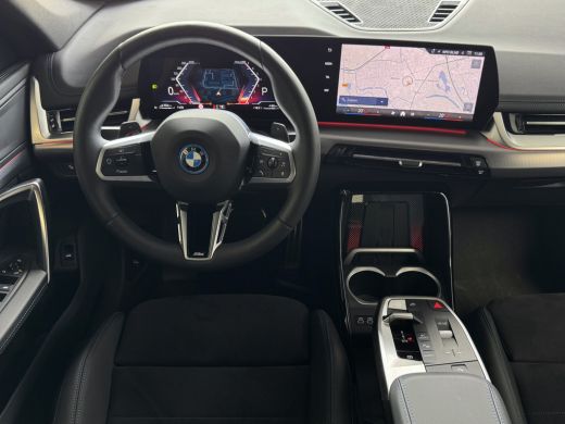 BMW X1 XDRIVE 25E M-SPORT LED ELEK.KLEP NAVI STOELVERW M-SHADOW LINE CARPLAY/ANDROID ZWARTE.HEMEL PHEV P... ActivLease financial lease