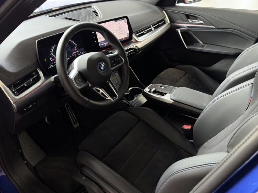 BMW X1 XDRIVE 25E PHEV M-SPORT LED ELEK.KLEP NAVI STOELVERW M-SHADOW LINE CARPLAY/ANDROID ZWARTE.HEMEL P... ActivLease financial lease