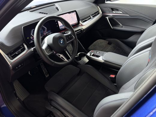 BMW X1 XDRIVE 25E PHEV M-SPORT LED ELEK.KLEP NAVI STOELVERW M-SHADOW LINE CARPLAY/ANDROID ZWARTE.HEMEL P... ActivLease financial lease