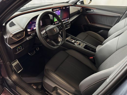 CUPRA Formentor ✅NW MODEL✅ 1.5 eTSI 150 MHEV CAMERA STOEL/STUUR ELEK.KLEP VERW. LED LEER CARPLAY ZWARTE.HEMEL 08/... ActivLease financial lease