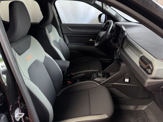 Dacia Duster 1.6 HYBRID EXTREME CAMERA CARLAY NAVI STOEL/STUUR/RUIT VERW. LED PDC ActivLease financial lease