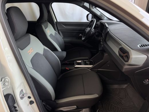 Dacia Duster 1.6 HYBRID EXTREME SANDSTONE CAMERA CARLAY NAVI STOEL/STUUR/RUIT VERW. LED PDC ActivLease financial lease