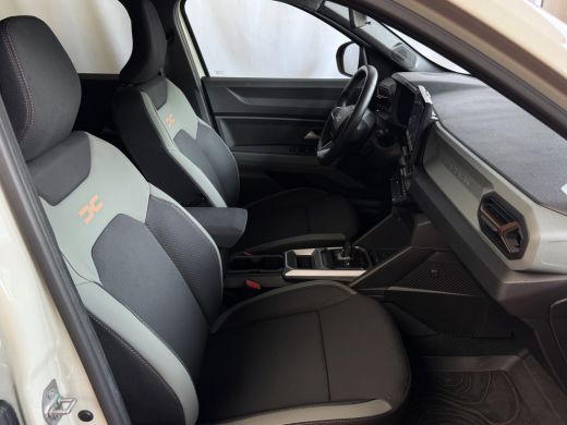 Dacia Duster 1.6 HYBRID EXTREME SANDSTONE CAMERA CARLAY NAVI STOEL/STUUR/RUIT VERW. LED PDC ActivLease financial lease