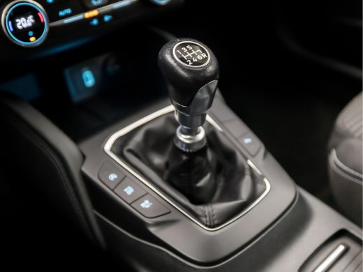 Ford Focus 1.0 EcoBoost Titanium Sport (APPLE CARPLAY, GROOT NAVI, CLIMATE, KEYLESS, SPORTSTOELEN, LED KOPLA... ActivLease financial lease