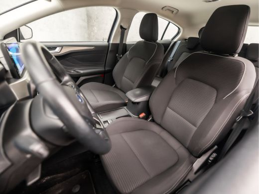 Ford Focus 1.0 EcoBoost Titanium Sport (APPLE CARPLAY, GROOT NAVI, CLIMATE, KEYLESS, SPORTSTOELEN, LED KOPLA... ActivLease financial lease