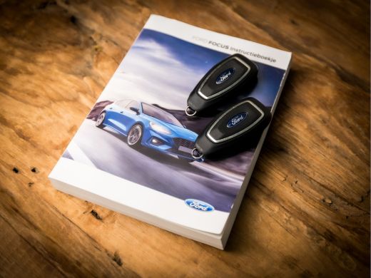 Ford Focus 1.0 EcoBoost Titanium Sport (APPLE CARPLAY, GROOT NAVI, CLIMATE, KEYLESS, SPORTSTOELEN, LED KOPLA... ActivLease financial lease