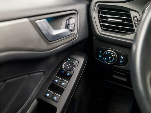 Ford Focus 1.0 EcoBoost Titanium Sport (APPLE CARPLAY, GROOT NAVI, CLIMATE, KEYLESS, SPORTSTOELEN, LED KOPLA... ActivLease financial lease