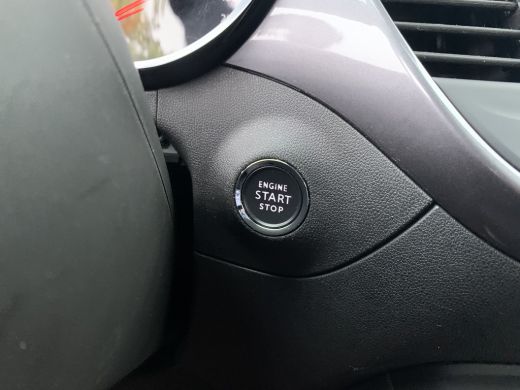 Opel Crossland X 1.2 Turbo Innovation Airco | AGR-Stoelen | Camera | Cruise Control | DAB | Keyless | LED | Navi |... ActivLease financial lease