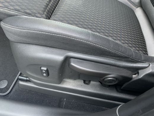 Opel Crossland X 1.2 Turbo Innovation Airco | AGR-Stoelen | Camera | Cruise Control | DAB | Keyless | LED | Navi |... ActivLease financial lease