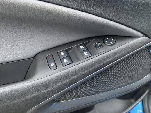 Opel Crossland X 1.2 Turbo Innovation Airco | AGR-Stoelen | Camera | Cruise Control | DAB | Keyless | LED | Navi |... ActivLease financial lease