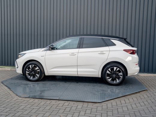 Opel Grandland 1.2 Turbo 130Pk Aut. Ultimate | Keyless | Elk. A-klep | Stoel & Stuur verw. | Camera | Prijs Rijk... ActivLease financial lease