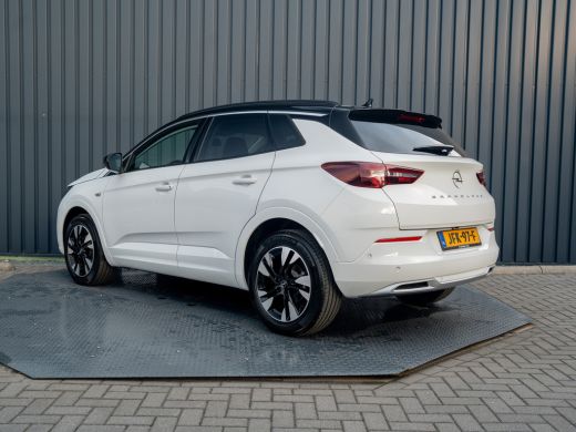 Opel Grandland 1.2 Turbo 130Pk Aut. Ultimate | Keyless | Elk. A-klep | Stoel & Stuur verw. | Camera | Prijs Rijk... ActivLease financial lease