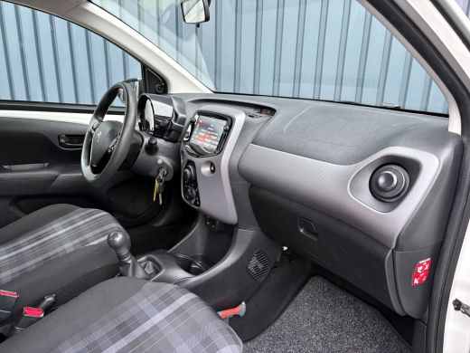 Peugeot 108 1.0 e-VTi Active | Camera | Navi | Airco | Bluetooth | Prijs Rijklaar!! ActivLease financial lease