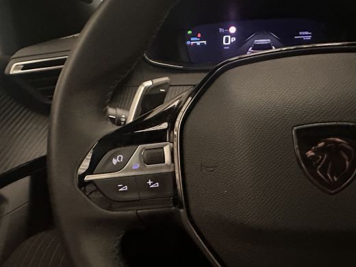 Peugeot 2008 1.2 Hybrid 136 Allure Parkeersensoren Voor + Achter | Digitaal Dashboard | Carplay | Climate Cont... ActivLease financial lease