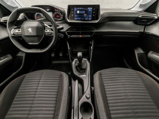 Peugeot 208 1.2 PureTech Active Sport (APPLE CARPLAY, GROOT NAVI, LANE ASSIST, SPORTSTOELEN, START/STOP, NIEU... ActivLease financial lease