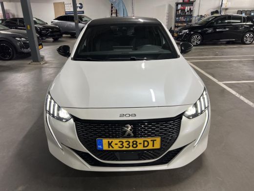 Peugeot 208 1.2 PureTech GT-Line | Automaat | Navigatie | Camera | Black Diamond | All season | 22.000km | ActivLease financial lease