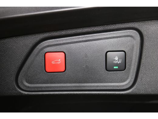Peugeot 3008 1.2 PureTech 130PK EAT8 GT | Navi | Clima | Adaptive Cruise | Stoelverwarming | Dodehoeksensoren ... ActivLease financial lease