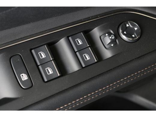 Peugeot 3008 1.2 PureTech 130PK EAT8 GT | Navi | Clima | Adaptive Cruise | Stoelverwarming | Dodehoeksensoren ... ActivLease financial lease