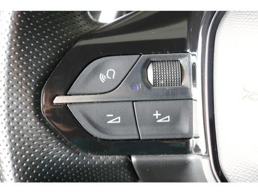 Peugeot 3008 1.2 PureTech 130PK EAT8 GT | Navi | Clima | Adaptive Cruise | Stoelverwarming | Dodehoeksensoren ... ActivLease financial lease