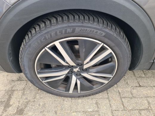 Peugeot 5008 1.2 PureTech Blue Lease GT | Automaat | Navigatie | Camera | Comfortstoelen | Focal | Trekhaak | ... ActivLease financial lease