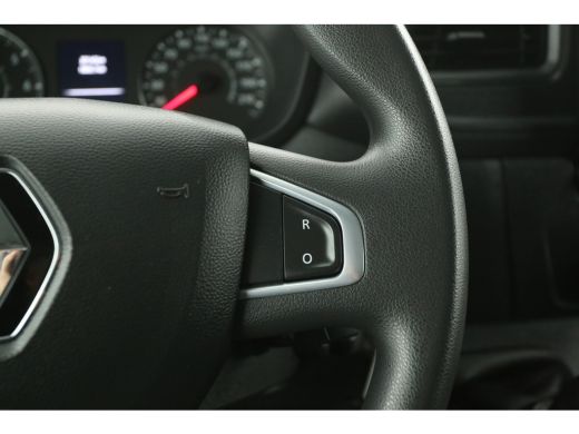 Renault Master T35 2.3 dCi 135 L2H2 | 3500kg Trekgew. | Airco | Cruise | 3-Zits | Camera | Navigatie | Trekh. | ... ActivLease financial lease