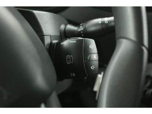 Renault Master T35 2.3 dCi 135 L2H2 | 3500kg Trekgew. | Airco | Cruise | 3-Zits | Camera | Navigatie | Trekh. | ... ActivLease financial lease