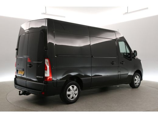 Renault Master T35 2.3 dCi 135 L2H2 | 3500kg Trekgew. | Airco | Cruise | 3-Zits | Camera | Navigatie | Trekh. | ... ActivLease financial lease