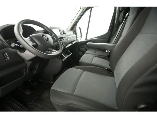 Renault Master T35 2.3 dCi 135 L2H2 | 3500kg Trekgew. | Airco | Cruise | 3-Zits | Camera | Navigatie | Trekh. | ... ActivLease financial lease