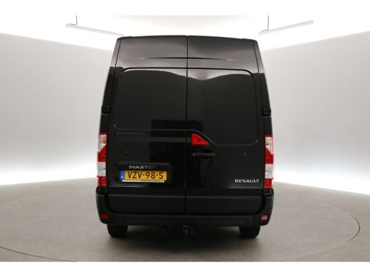 Renault Master T35 2.3 dCi 135 L2H2 | 3500kg Trekgew. | Airco | Cruise | 3-Zits | Camera | Navigatie | Trekh. | ... ActivLease financial lease