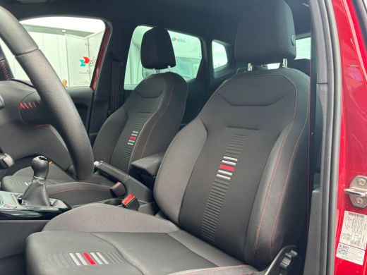 Seat Arona 1.0 TSI 115 pk FR Business Intense | Trekhaak afneembaar | Parkeersensoren | A-uitrijcamera | ActivLease financial lease