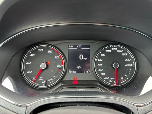 Seat Arona 1.0 TSI 115 pk FR Business Intense | Trekhaak afneembaar | Parkeersensoren | A-uitrijcamera | ActivLease financial lease