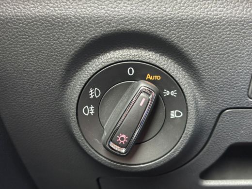 Seat Arona 1.0 TSI 115 pk FR Business Intense | Trekhaak afneembaar | Parkeersensoren | A-uitrijcamera | ActivLease financial lease