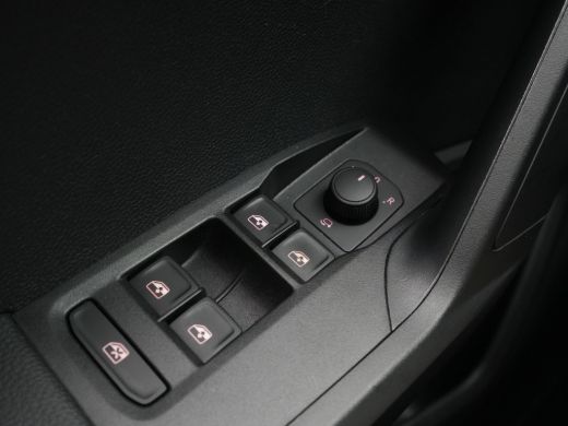 Seat Ibiza 1.0 EcoTSI 95pk Style Navi via App Clima Pdc Front/Lane Assist Dab 275 ActivLease financial lease