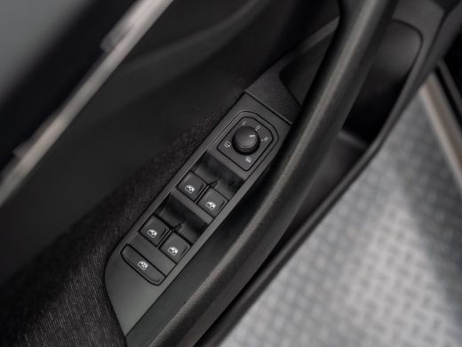 Skoda Kamiq 1.0 TSI Business Edition | Elk A-klep | Keyless | Camera | Adapt. Cr. | Prijs Rijklaar!! ActivLease financial lease