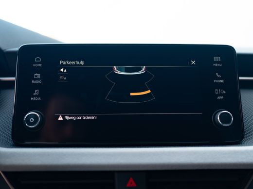 Skoda Kamiq 1.0 TSI Business Edition | Keyless | Trekhaak |Stoelverwarming | Parkeersensoren | Prijs Rijklaar!! ActivLease financial lease