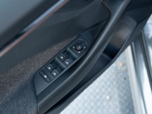 Skoda Kamiq 1.0 TSI Business Edition | Keyless | Trekhaak |Stoelverwarming | Parkeersensoren | Prijs Rijklaar!! ActivLease financial lease