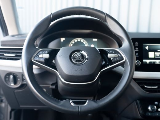 Skoda Kamiq 1.0 TSI Business Edition | Keyless | Trekhaak |Stoelverwarming | Parkeersensoren | Prijs Rijklaar!! ActivLease financial lease