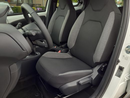 Toyota Aygo 1.0 VVT-i MT Play | Apple CarPlay | Pakeercamera | Cruise Control | Rijklaarprijs incl. garantie | ActivLease financial lease