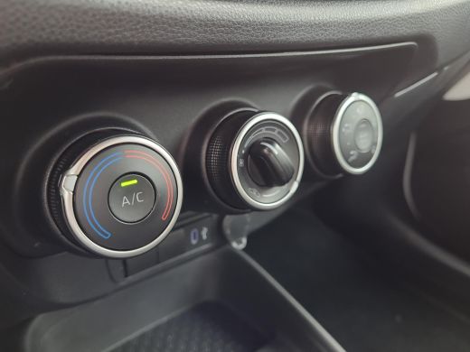 Toyota Aygo 1.0 VVT-i MT Play | Apple CarPlay | Pakeercamera | Cruise Control | Rijklaarprijs incl. garantie | ActivLease financial lease