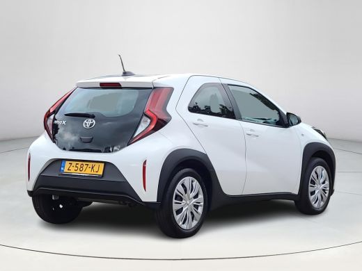 Toyota Aygo 1.0 VVT-i MT Play | Apple CarPlay | Pakeercamera | Cruise Control | Rijklaarprijs incl. garantie | ActivLease financial lease