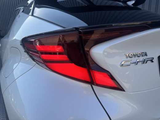 Toyota C-HR 1.8 Hybrid GR-Sport / bi tone | LED | Apple Carplay/Android Auto | 10 jr GARANTIE | Prijs Rijklaar!! ActivLease financial lease