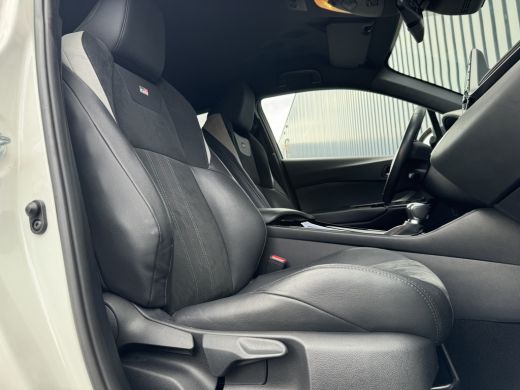 Toyota C-HR 1.8 Hybrid GR-Sport / bi tone | LED | Apple Carplay/Android Auto | 10 jr GARANTIE | Prijs Rijklaar!! ActivLease financial lease