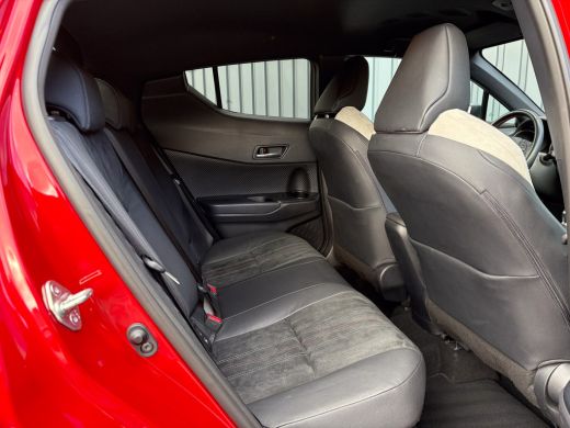 Toyota C-HR 1.8 Hybrid GR-Sport | Dodehoek sensoren | Stoel & Stuur verw. | 19'' | Prijs Rijklaar!! ActivLease financial lease