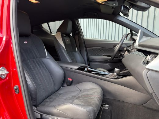 Toyota C-HR 1.8 Hybrid GR-Sport | Dodehoek sensoren | Stoel & Stuur verw. | 19'' | Prijs Rijklaar!! ActivLease financial lease
