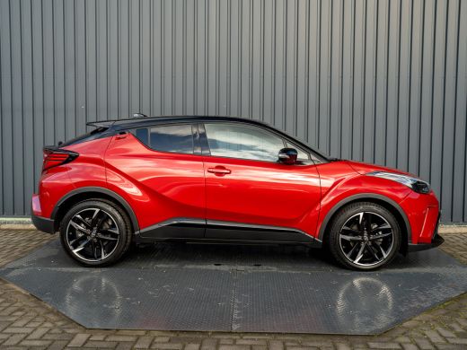 Toyota C-HR 1.8 Hybrid GR-Sport | Dodehoek sensoren | Stoel & Stuur verw. | 19'' | Prijs Rijklaar!! ActivLease financial lease