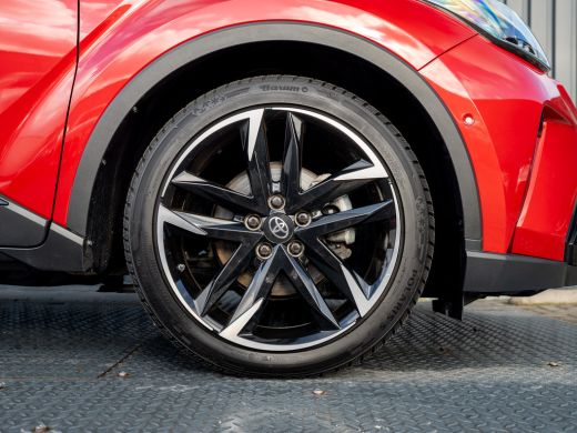 Toyota C-HR 1.8 Hybrid GR-Sport | Dodehoek sensoren | Stoel & Stuur verw. | 19'' | Prijs Rijklaar!! ActivLease financial lease
