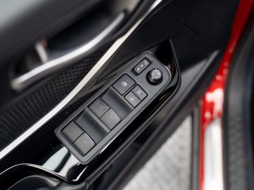 Toyota C-HR 1.8 Hybrid GR-Sport | Dodehoek sensoren | Stoel & Stuur verw. | 19'' | Prijs Rijklaar!! ActivLease financial lease