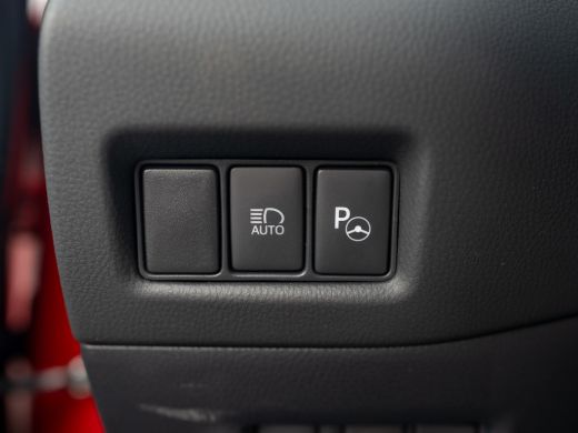 Toyota C-HR 1.8 Hybrid GR-Sport | Dodehoek sensoren | Stoel & Stuur verw. | 19'' | Prijs Rijklaar!! ActivLease financial lease