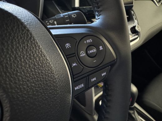 Toyota Corolla Cross HYBRID 140 2025 STYLE STOEL/STUUR VERW. ELEK.KLEP LED KEYLESS CARPLAY NAVI CAMERA ADAP CRUISE PDC ActivLease financial lease