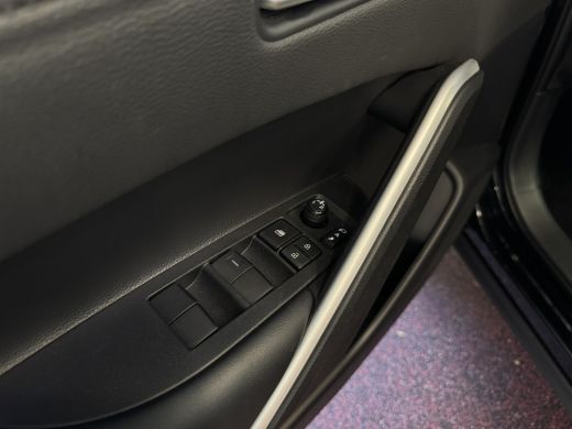 Toyota Corolla Cross HYBRID 140 2025 STYLE STOEL/STUUR VERW. ELEK.KLEP LED KEYLESS CARPLAY NAVI CAMERA ADAP CRUISE PDC ActivLease financial lease